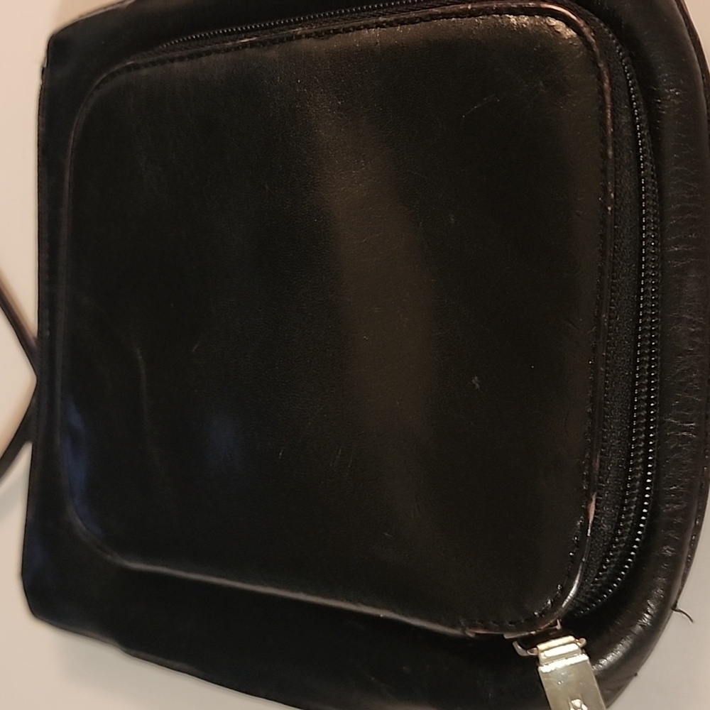 HOBO Crossbody Bag Leather 3 Total Zippers 9 Card Slots Coin Holder W/Snap - Picture 5 of 7
